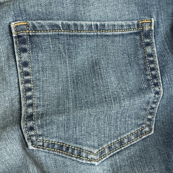 GAP Washed Blue Boyfriend Roll-Cuff Denim Shorts - Picture 7 of 8
